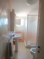 TASMANIA -VILLETTA QUADRILOCALE CON GIARDINO - immagine 13