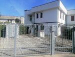 VILLETTA TRILOCALE CON GIARDINO - Rif OB 129