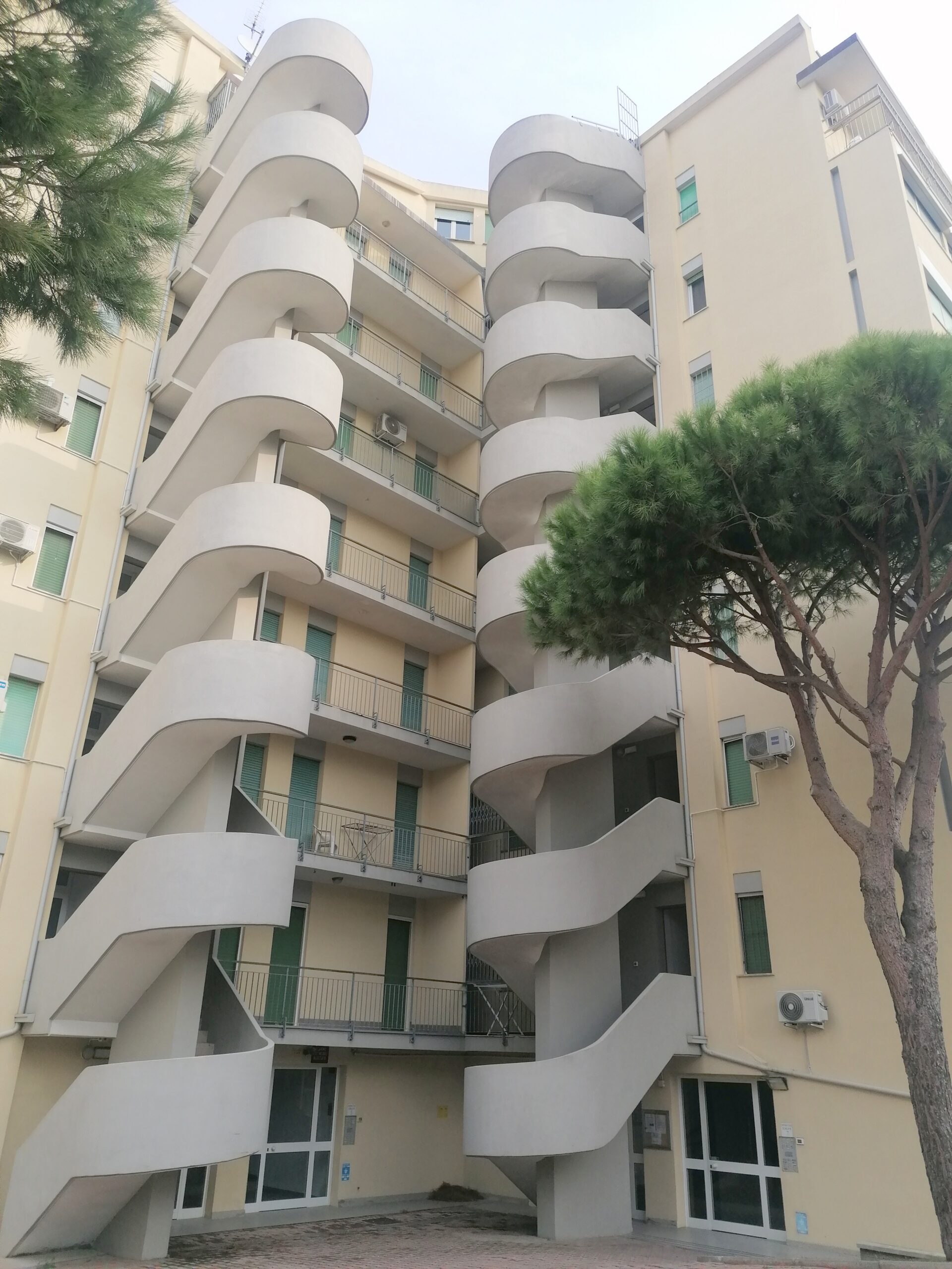 IMG_20261024_101513 L. ESTENSI - BILOCALE RISTRUTTURATO VISTA MARE - RIF F23 - immagine 1